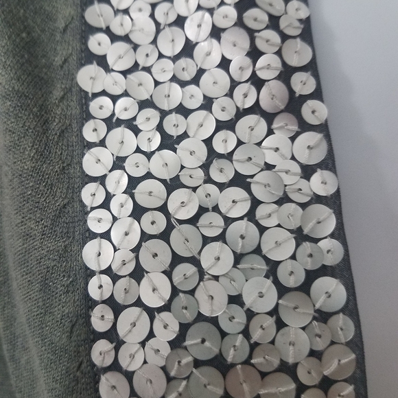 Green Tie Front White Sequin Linen/ Silk Sweater - Picture 3 of 11